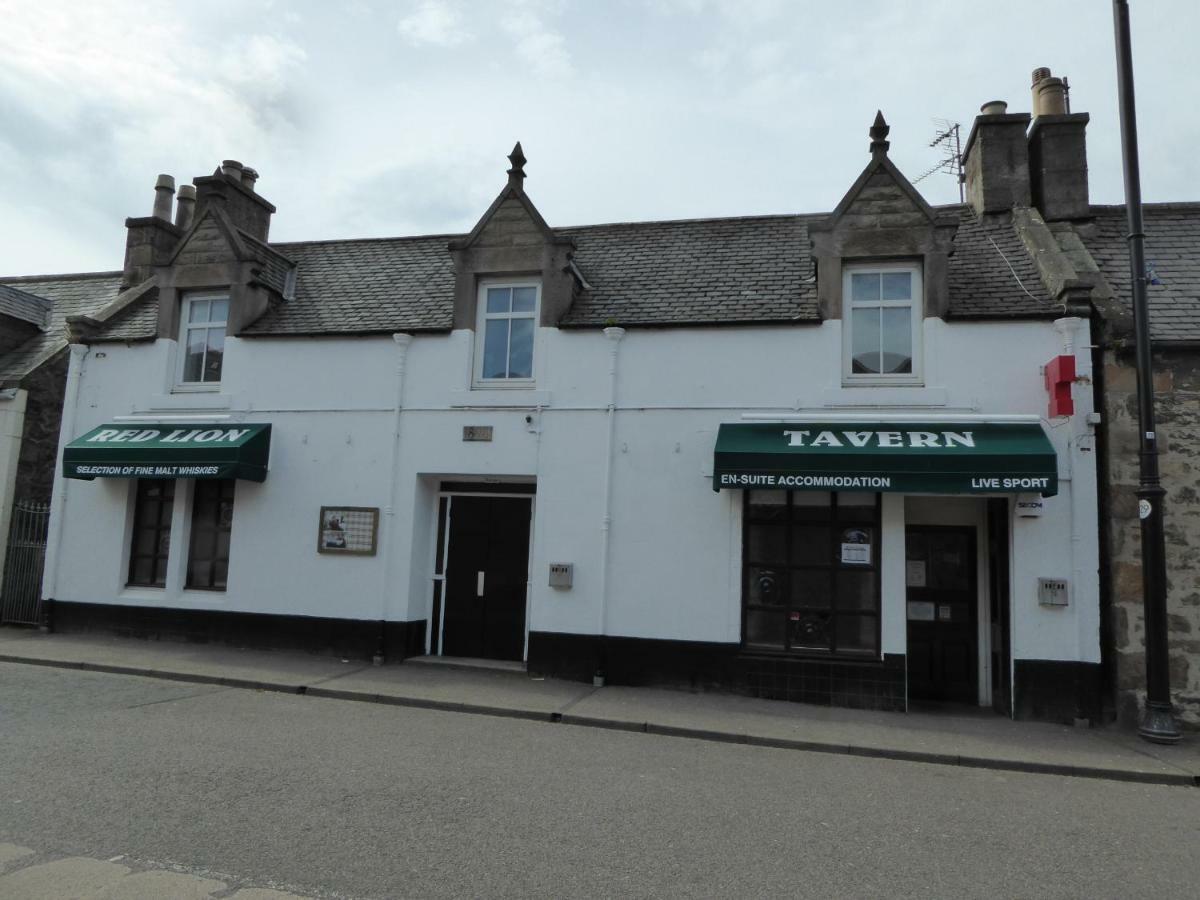 The Red Lion Tavern Fochabers Exteriér fotografie